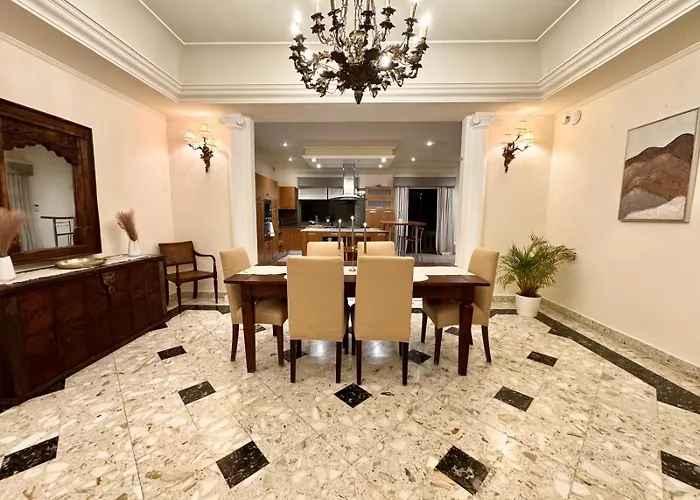 빌라 Madliena Hills Mansion *