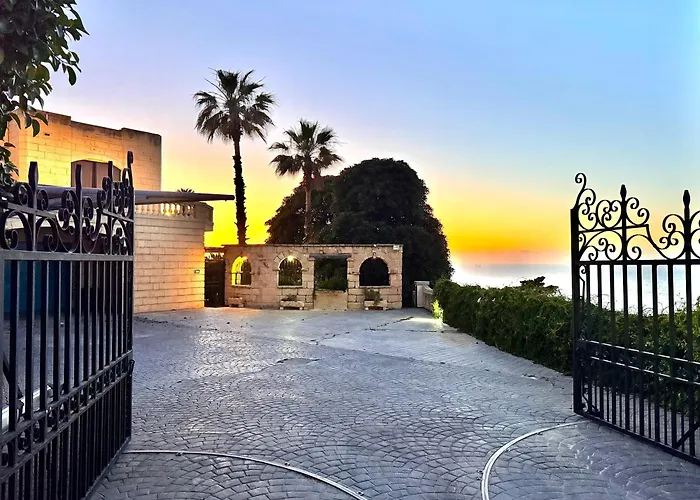 빌라 Madliena Hills Mansion