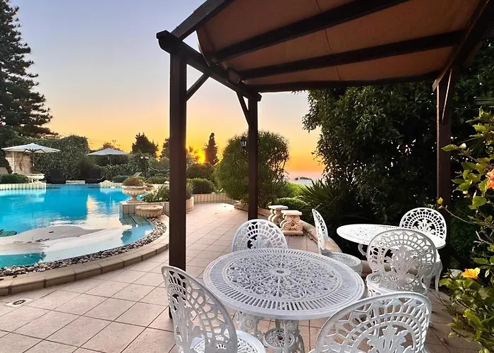 Madliena Hills Mansion וילה